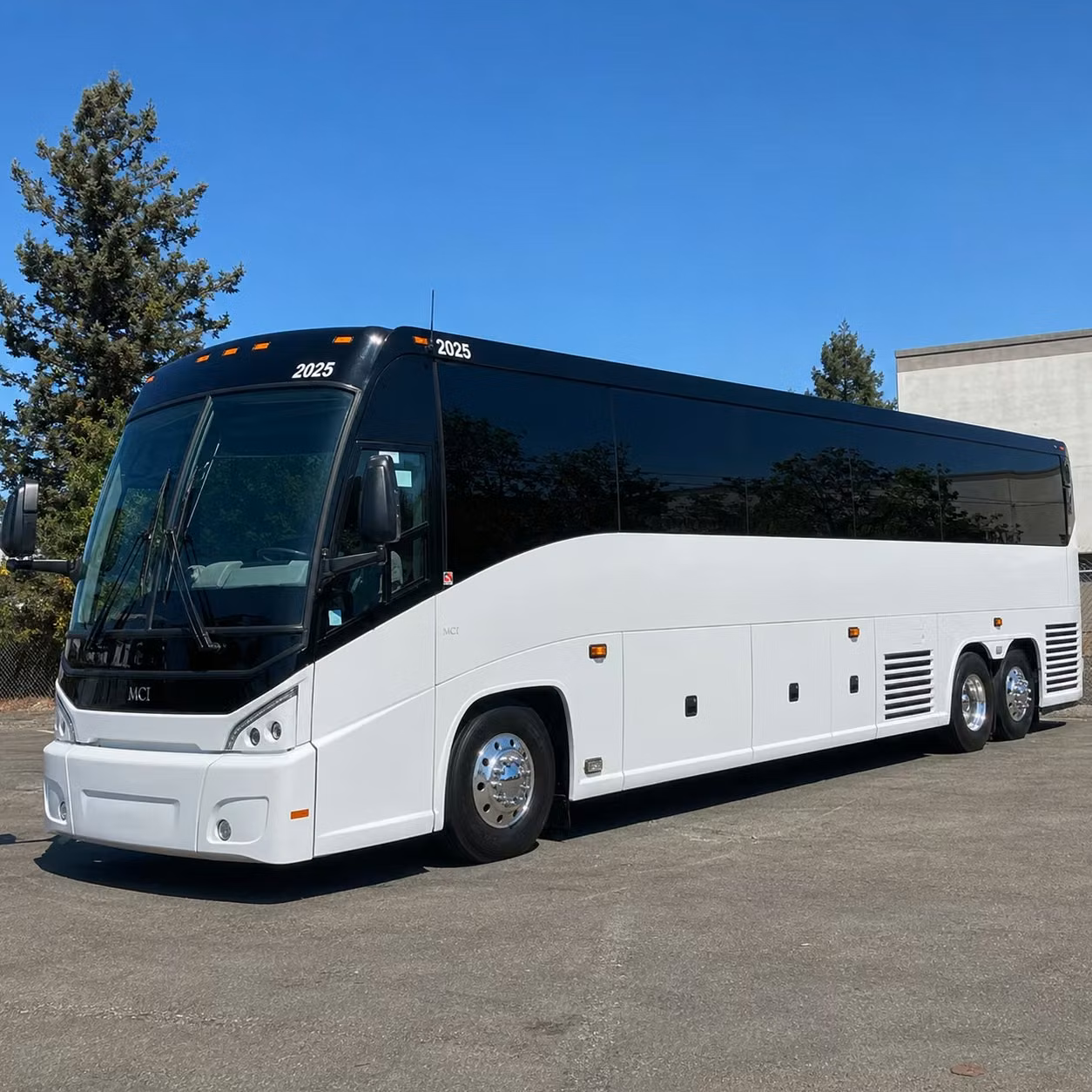 catch outdoor concerts at fenway park and bank of america pavilion with a private bus